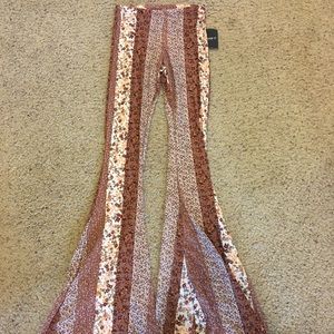 patterned bootcut leggings